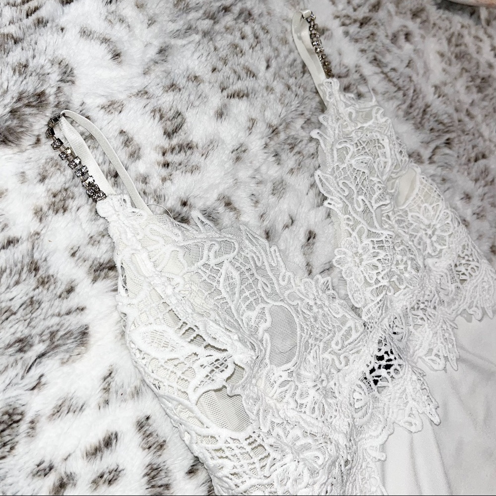 Lace Overlay Bling Bodysuit Size Small Color: White
